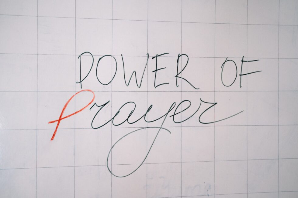 6 preprostih nasvetov za povečanje molitve v vaši skupnosti za pridobivanje učencev